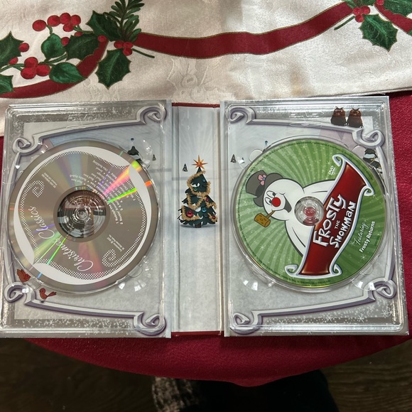 The Original Christmas Classic 4 DVD Set. Limited keepsake edition + Bonus CD. - Picture 3 of 10